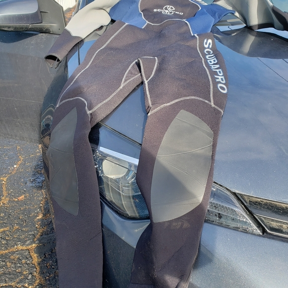 Scuba Suit / Water-sports Gear - Picture 3 of 16